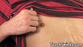 Twinks Maddox Johnson and Phillip Ashton intensely blow and handjob to cumshot in classroom