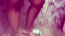 gozei na minha tia durante o nosso banho?