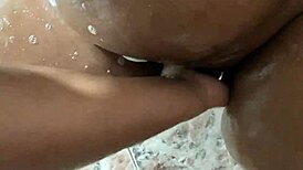 gozei na minha tia durante o nosso banho?