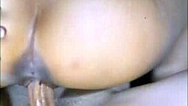 la madrastra estaba tan caliente que no pudo resistirse cuando su hijastrastro la sedujo y juntos experimentaron una pasión prohibida y deliciosa 😏