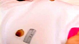 饥渴日本少女18+在小内裤里被猛操，之前疯狂自慰