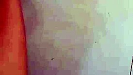 Hey, Nguyen Thi Ngoc Duyen Masturbates with Plastic Bottle