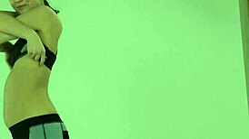 Larisa Dolina Amazes With Her Flexible Stretching And Acrobatic Workout