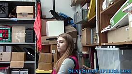 Amateur teen receives facial cumshot in HD