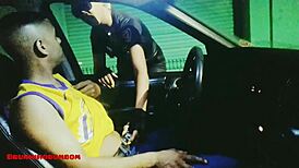 POLICIAL FEMININA FUCKING BIG COCK INSIDE CAR FETISH