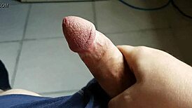 Una paja para las chicas gay style