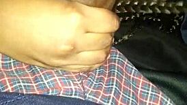 害羞妹给我湿漉漉乱舔鸡巴头