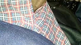 害羞妹给我湿漉漉乱舔鸡巴头