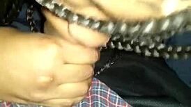 害羞妹给我湿漉漉乱舔鸡巴头