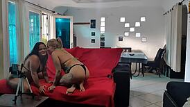 Chamada De Video Lesbo Com A Dupla Paty Bumbum E Fada Mel Puro Tezão