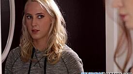 Lesbian Babes Squirting After Oral Close-Up With Toys