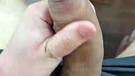 Wow, check this novinho brasileiro with a huge pau!