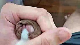 Wow, check this novinho brasileiro with a huge pau!