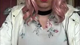 i am a bisexual crossdresser offering free sessions with subtle exploration