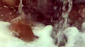 LOOK HOW I MOVE IT IN THE JACUZZI, COME DADDY LET'S HAVE FUN