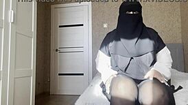 Arab milf with big ass gives jerk off instructions