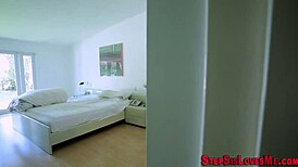 业余18+嫩妹收到大屌礼物狂欢