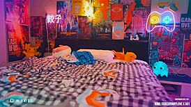 Little Cosplayer Masturbates On Webcam