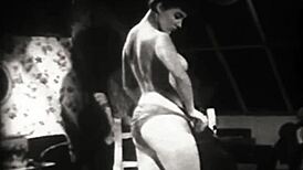 Deep vintage desire with Kariberg stripping.