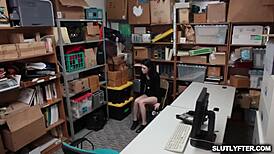 Is Nirvana licking that massive dick? 😏