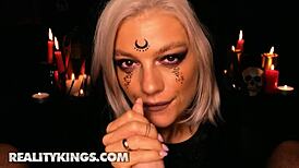 omg owlcrystal craves that huge cumshot on her face after teasing hard 😍