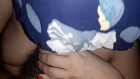 Espero Mi Amiga No Vea, Chupo La Verga Al Marido De Mi Amiga En El Bus