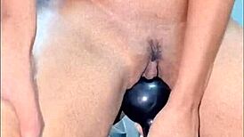 Hot thick woman cumming at the gym with weight, impossible not to cum in 1 min.