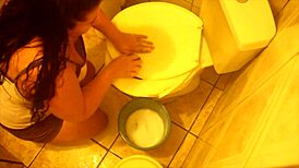 Diary Of A Tattooed BBW Latina Actress Washing The Bathroom During Quarantine