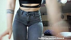 Is this the roundest, most perfect bubble butt you’ll see all day in yoga panties?