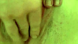 Horny Yanks babe Evadne Toki fucks her own foot