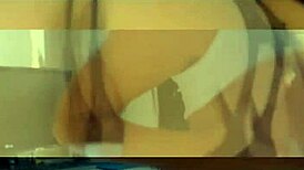 健美俄罗斯妹撩阴蒂深插假阳具