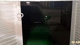 Fumando e fodendo sem camisinha a gostosa Carol Corrales no Red