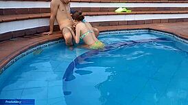 Chica Inocente Enjoys Pool Time With Stepbrother