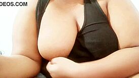 sri lankan lady flaunts big natural tits and ass on display