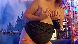 steffi gold dances slutty pussy as redhead milf hotwife