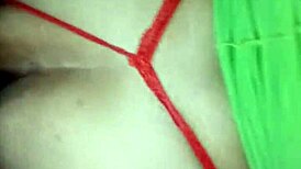 去姨妈家发现她穿小精灵装给我圣诞口交礼物