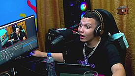 How does Bia show her delicious curves?