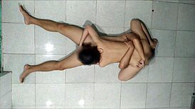 公交车上第一天邂逅越南帅哥野战！