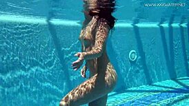 Jessica Adored the Producer with Her Sexy Look by the Pool