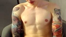 火辣小伙亚历克斯为Chatroubate自慰，肌肉少年18+身体