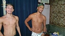 menina novinha de 18 plays with tarados pirocudos completo no red