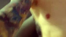 火辣小伙亚历克斯为Chatroubate自慰，肌肉少年18+身体