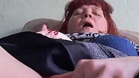 hungry pussy and scarlet nails in homemade masturbation