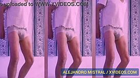Alejandro mistral nuevamente en calzoncillos blanco y azul