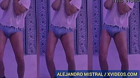 Alejandro mistral nuevamente en calzoncillos blanco y azul