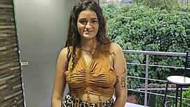 mi novia me despierta con una mamada para que me la folle