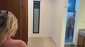 德西冈萨雷斯巨肌女体builder淋浴抓到大奶肥臀