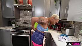 i get naked as a maid for cash