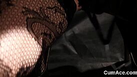 Feisty Hottie Gets Cumshot Sucking Every Drop