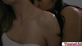 Kendra Licks Aidens Pussy